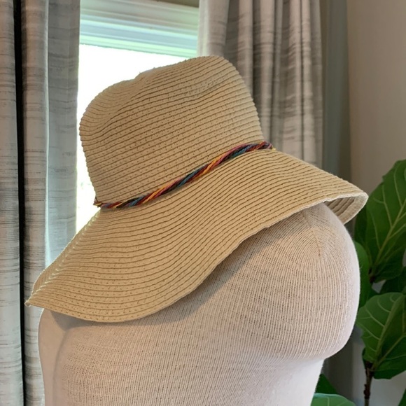 SUN hat size S/M in natural color with multi colored band - Picture 1 of 5